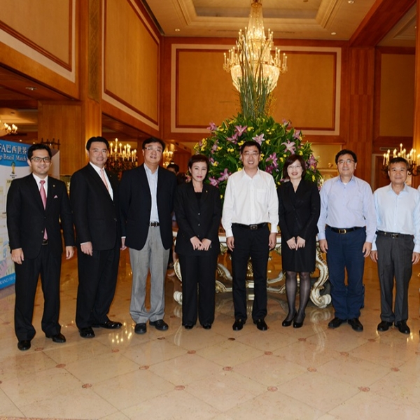 Minister of Association for Tourism Exchange across the Taiwan straits /Du, Jiang