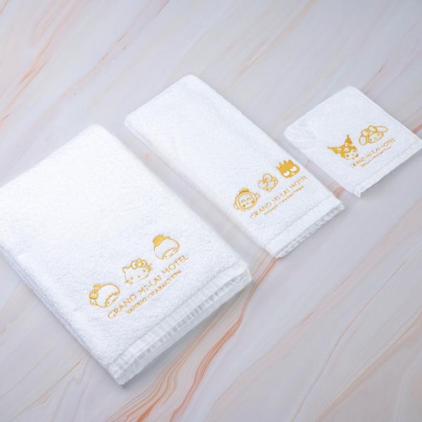 三麗鷗毛巾  NTD400、600、1,400